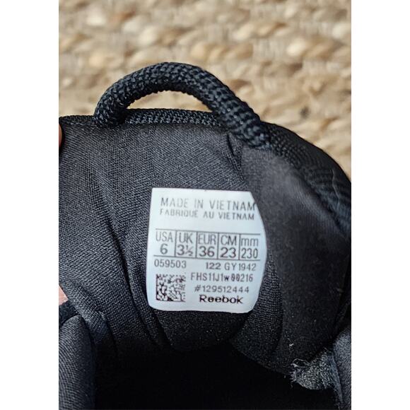 REEBOK X CARDI B WOMEN'S 6 CLASSIC LEATHER ATHLETIC SNEAKER BLACK GY1942 - Picture 10 of 11